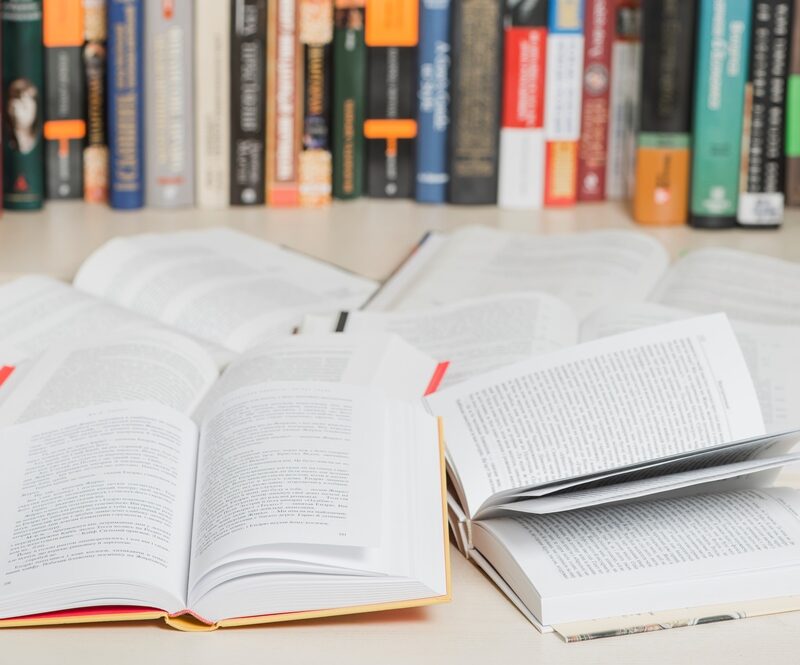 Выставка монографий