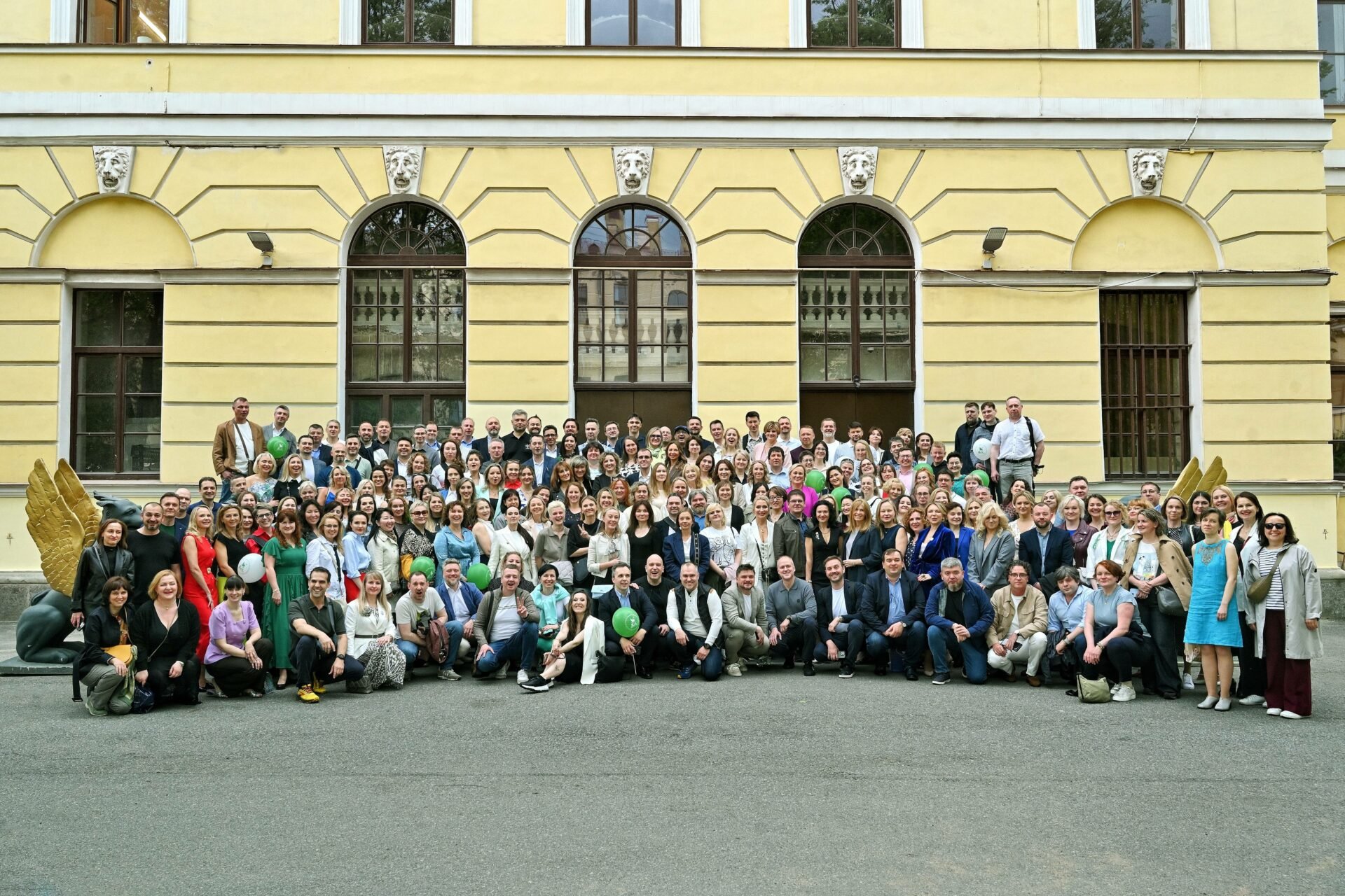 Спустя 25&nbsp;лет: масштабная встреча выпускников прошла в&nbsp;СПбГЭУ