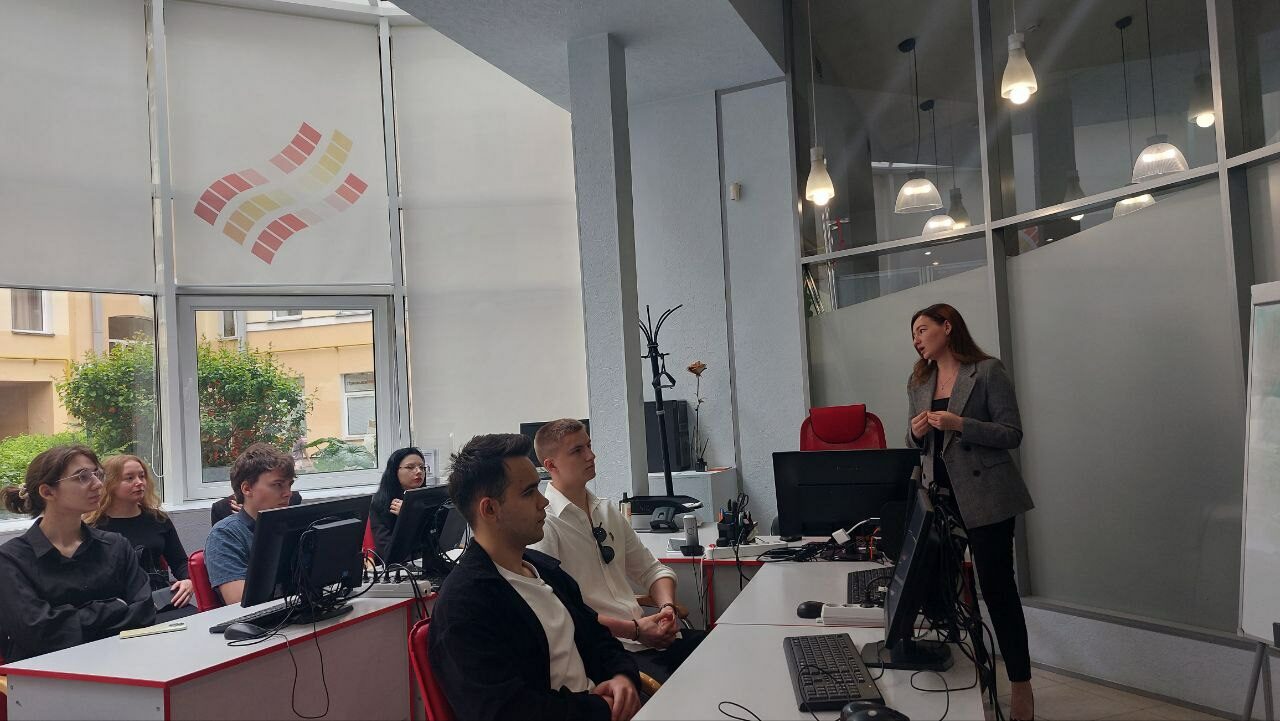 Студенты посетили инвестиционную компанию Финам