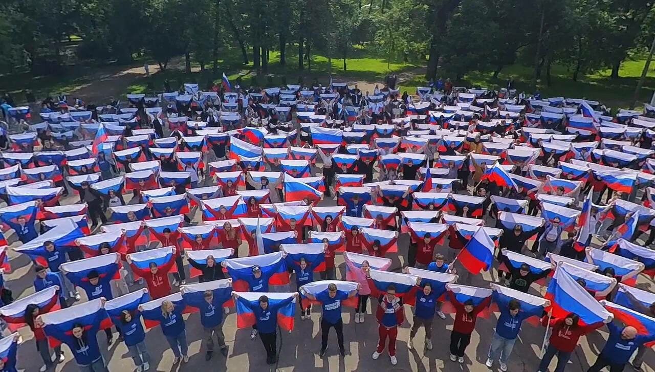 Спортивная зарядка, приуроченная ко&nbsp;Дню России