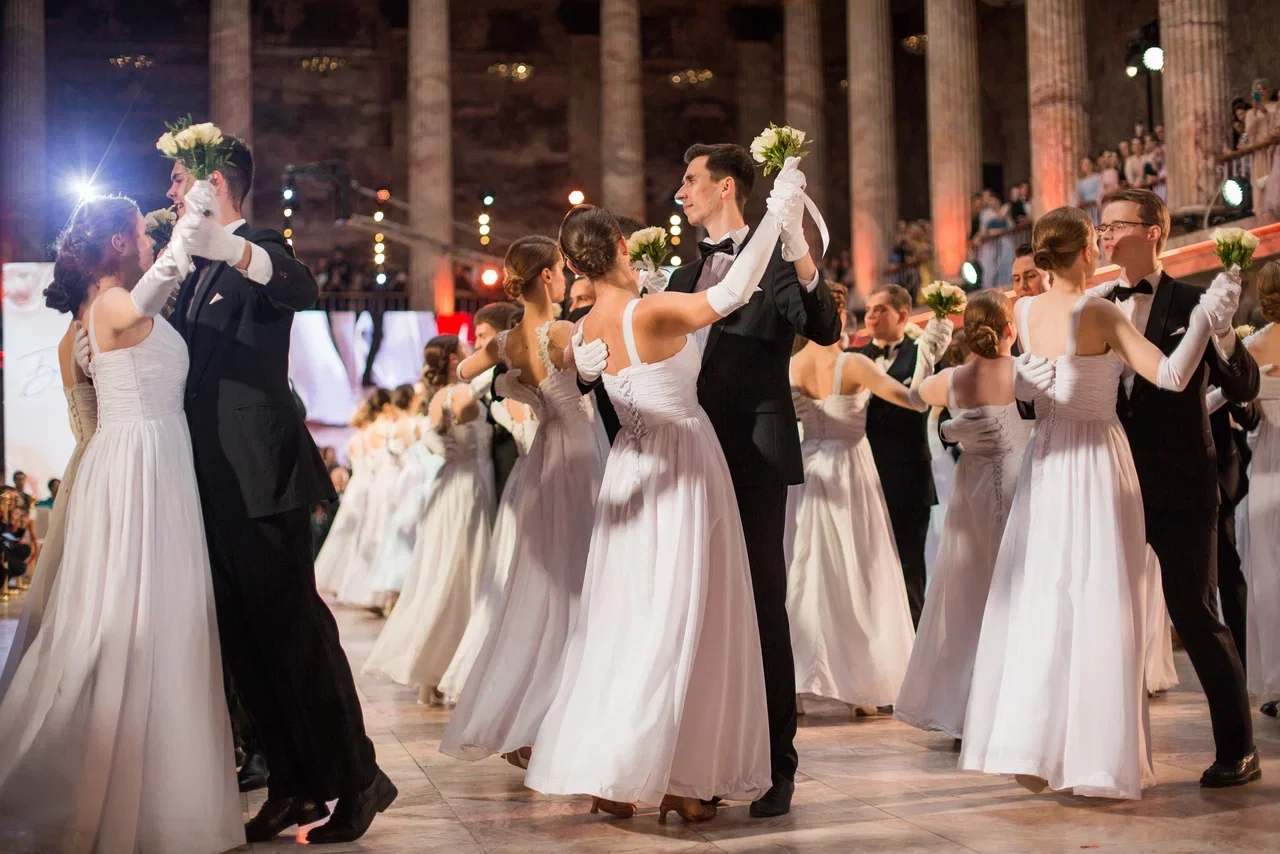 Студенты СПбГЭУ приняли участие в&nbsp;Бале дебютантов