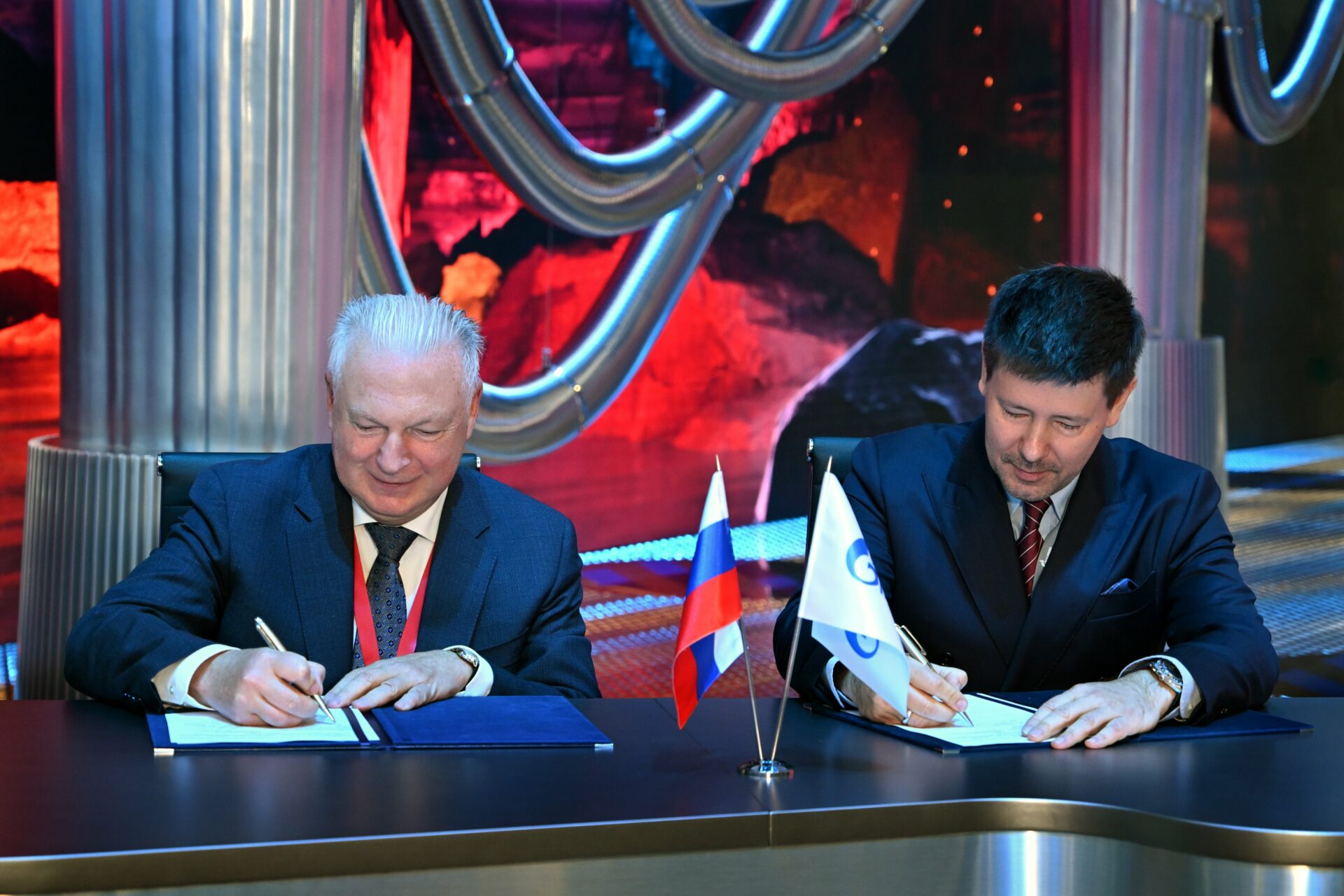 «Оператор Газпром ИД» подписал соглашение о&nbsp;сотрудничестве с&nbsp;СПбГЭУ