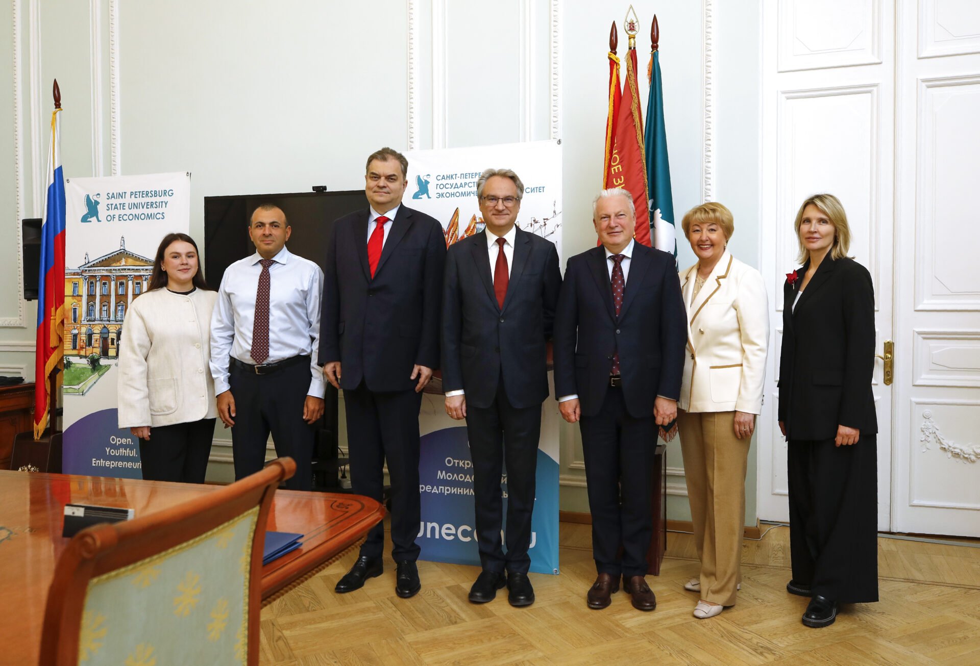 ООО «НИИгазэкономика» и&nbsp;СПбГЭУ подписали соглашение о&nbsp;стратегическом научно-исследовательском и&nbsp;образовательном сотрудничестве
