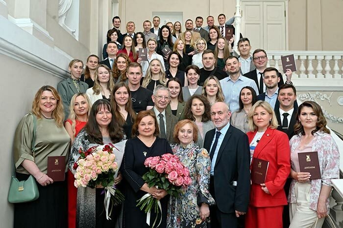 В&nbsp;Высшей экономической школе СПбГЭУ прошло торжественное вручение дипломов о&nbsp;профессиональной переподготовке и&nbsp;ЕМВА выпускникам 2024 –2025 гг.