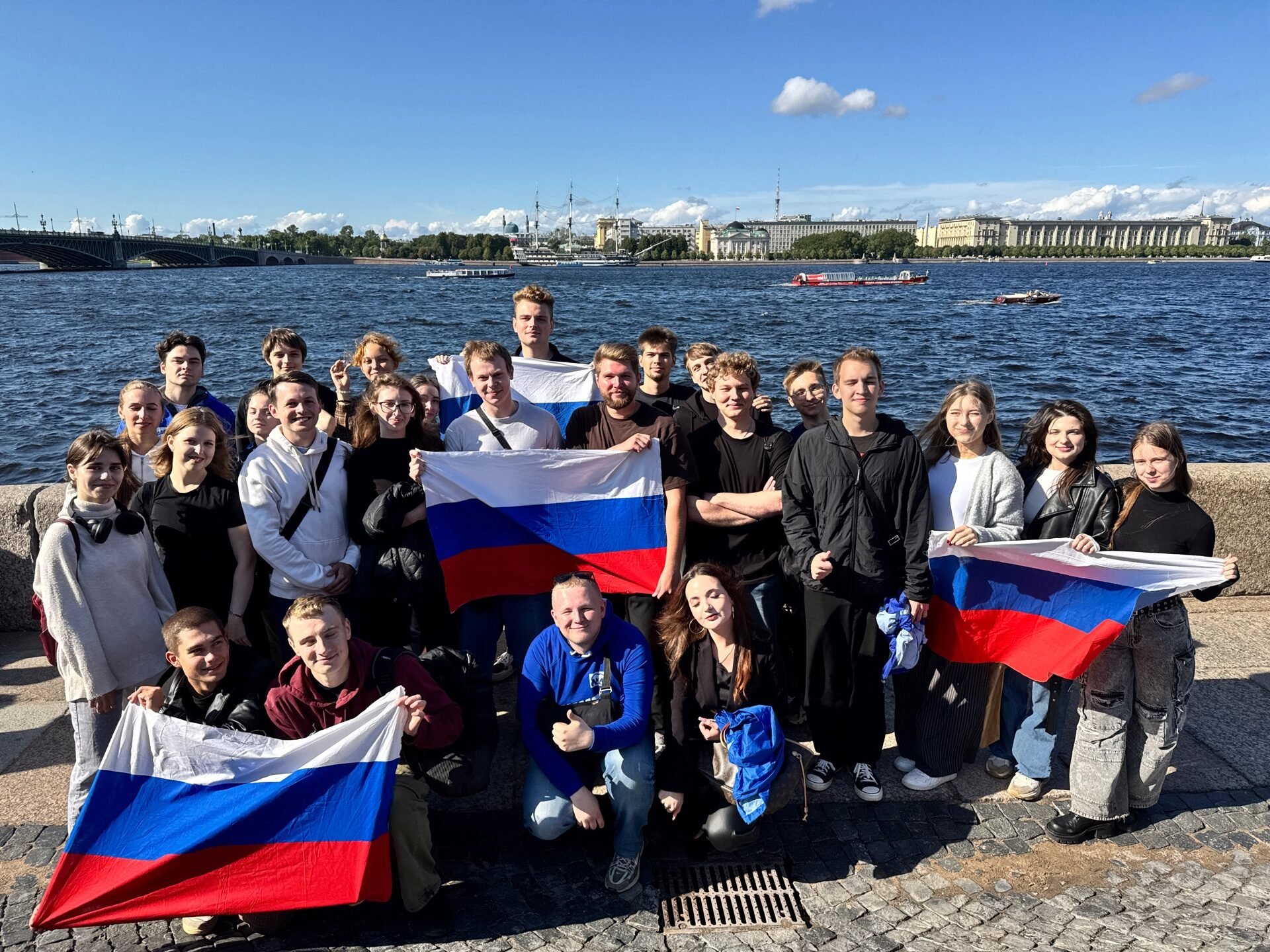 Акция ко&nbsp;Дню Государственного флага РФ