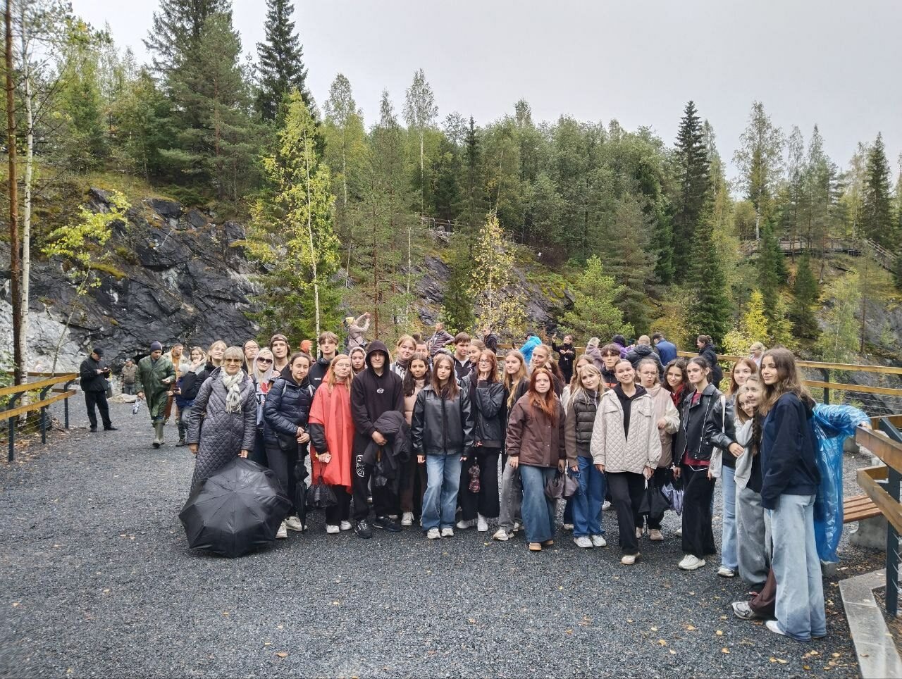 Экскурсия студентов в&nbsp;горный парк Рускеала