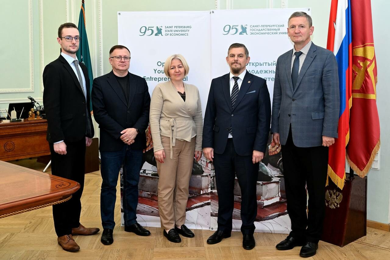 «Газпром профсоюз» назначил именные стипендии