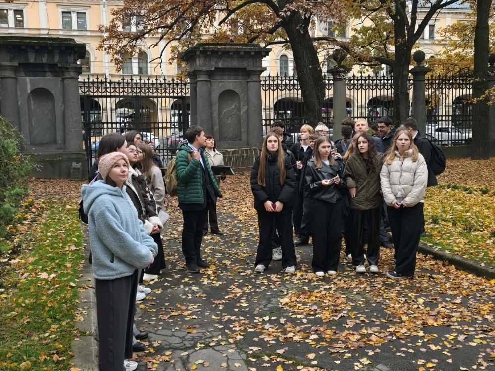 Школьники посетили СПбГЭУ в&nbsp;рамках проекта «Моя карьера в&nbsp;экономике впечатлений»