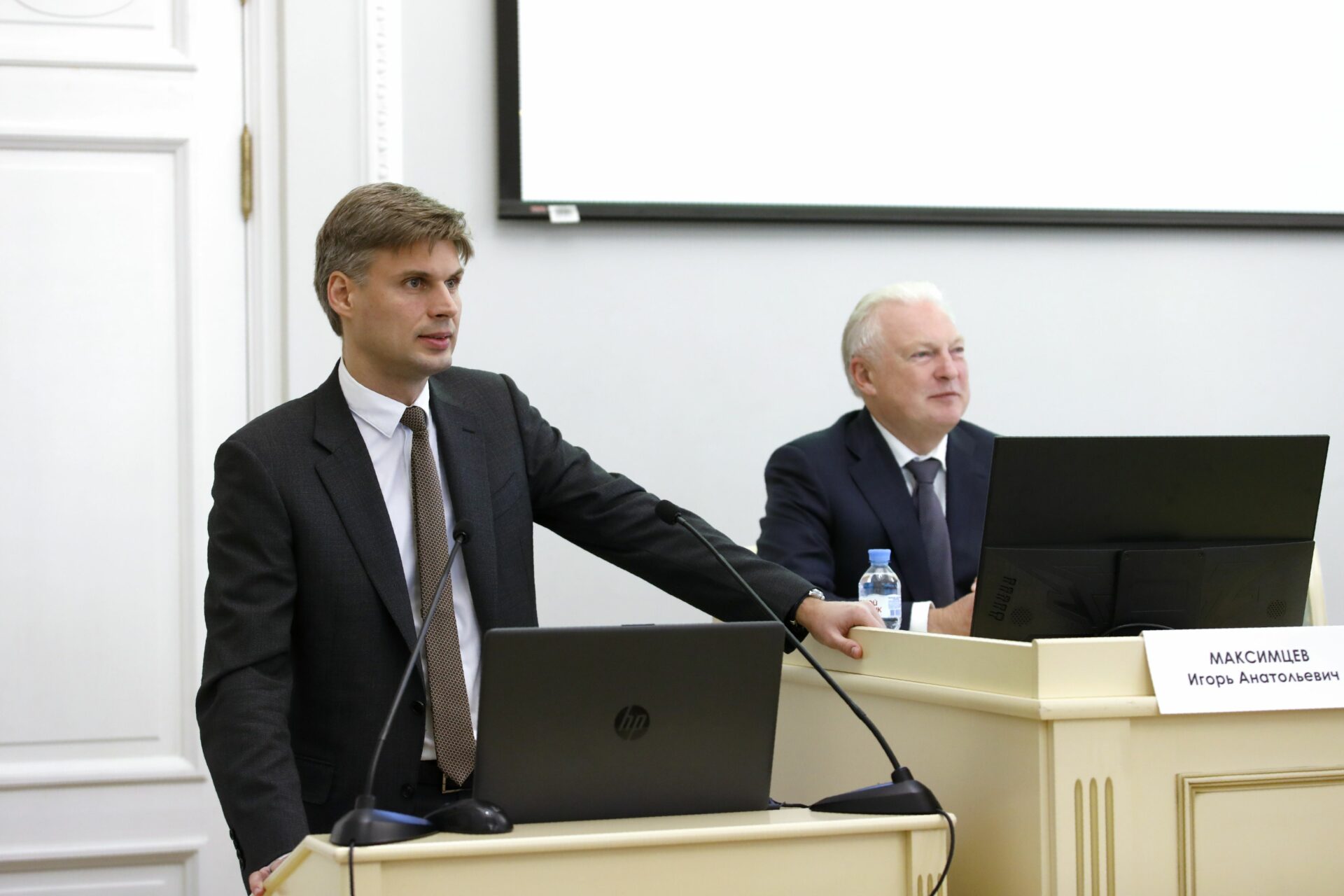 Глава «Роскосмоса» Дмитрий Баканов посетил СПбГЭУ в&nbsp;рамках ПМГФ-2025