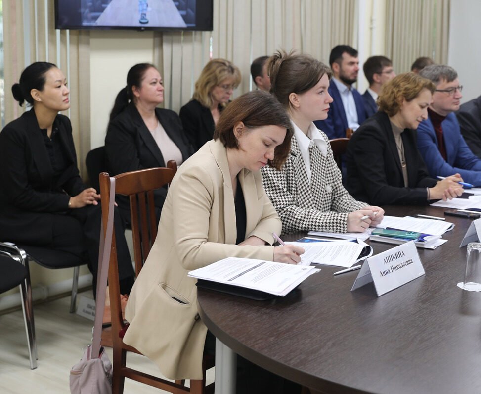 СПбГЭУ обсудил применение Перечня документов Минобрнауки России