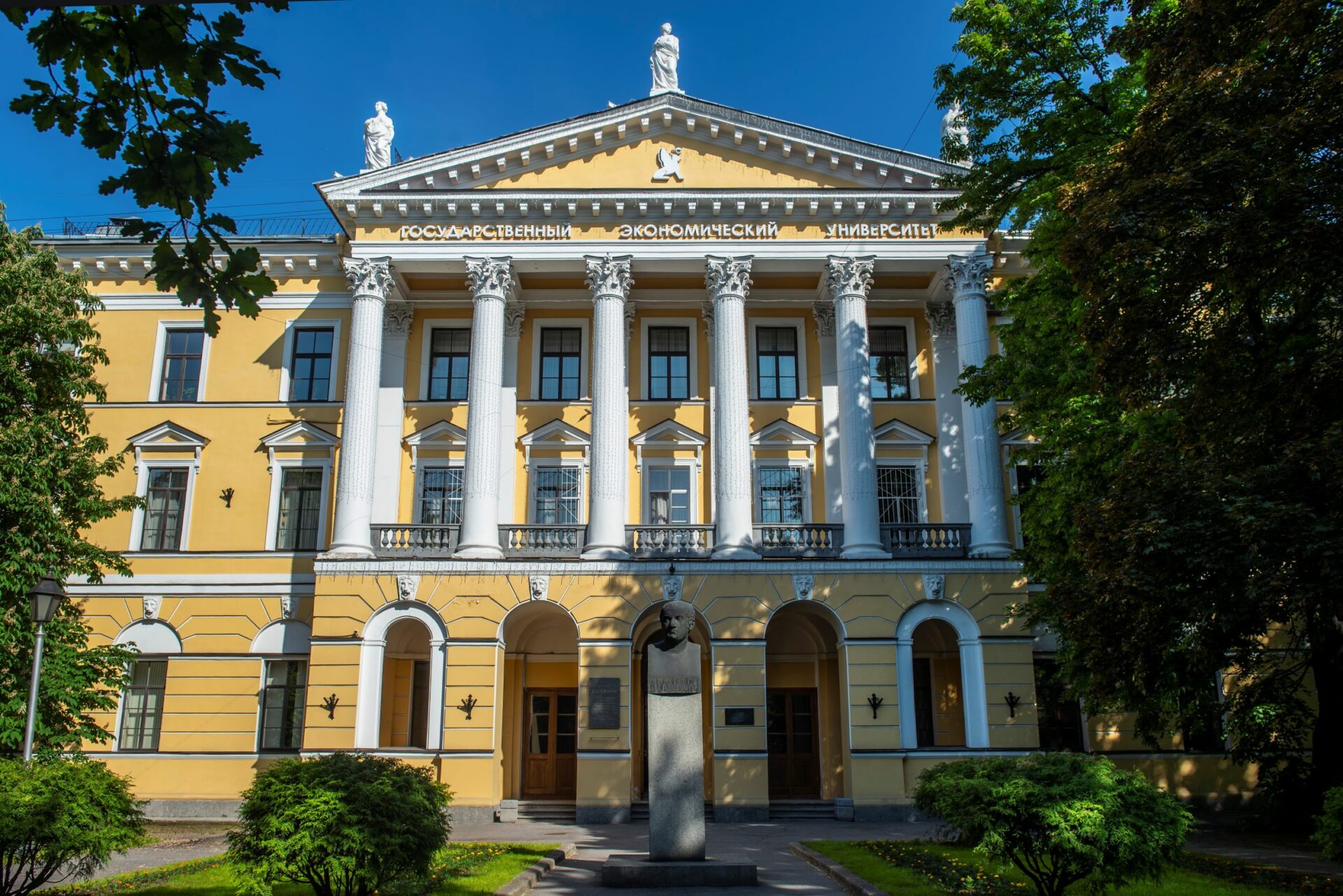 VIII Межвузовский конкурс письменного перевода «Диалог культур»: итоги