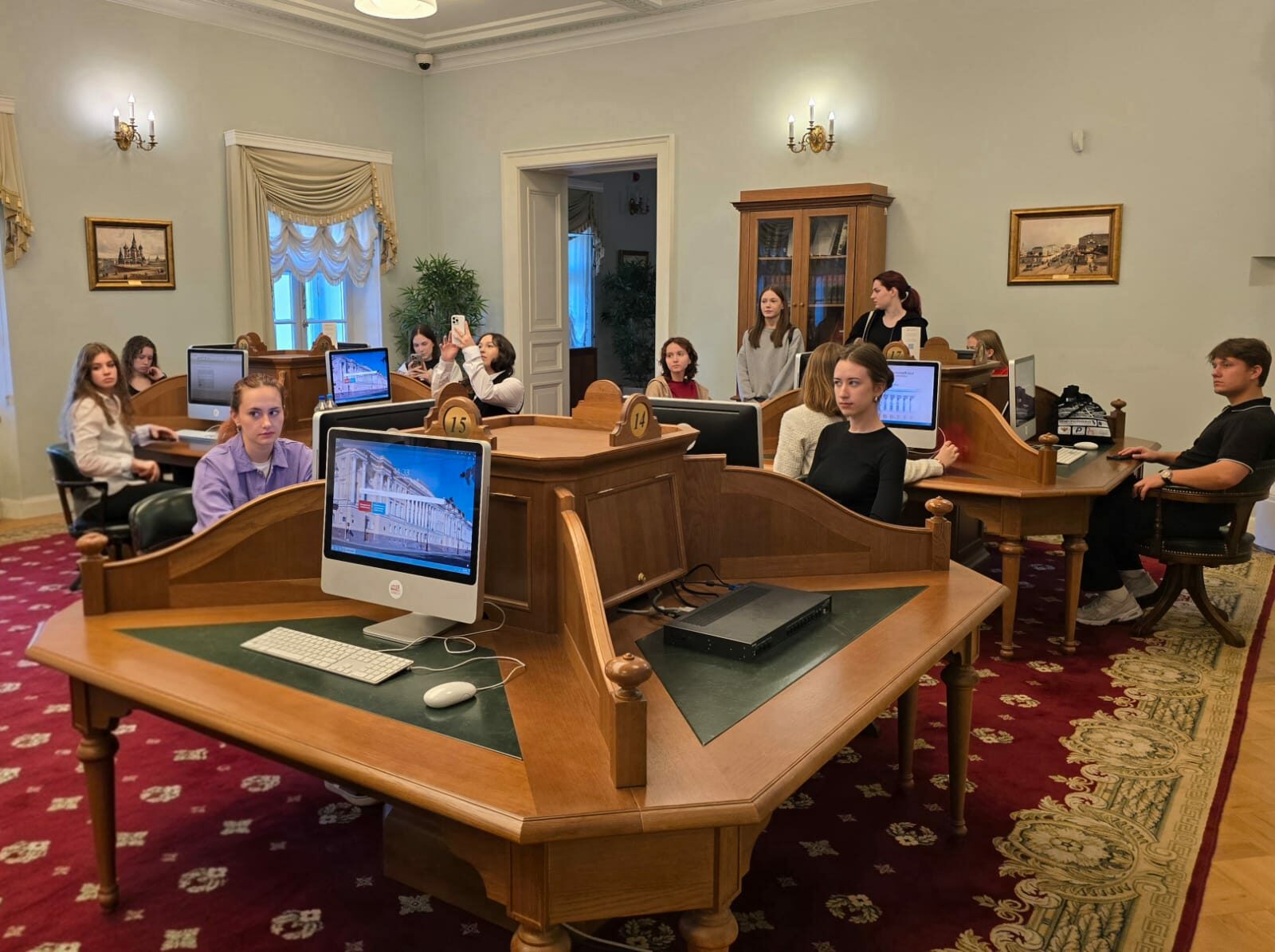 Участие в&nbsp;круглом столе Молодежного совета Президентской библиотеки