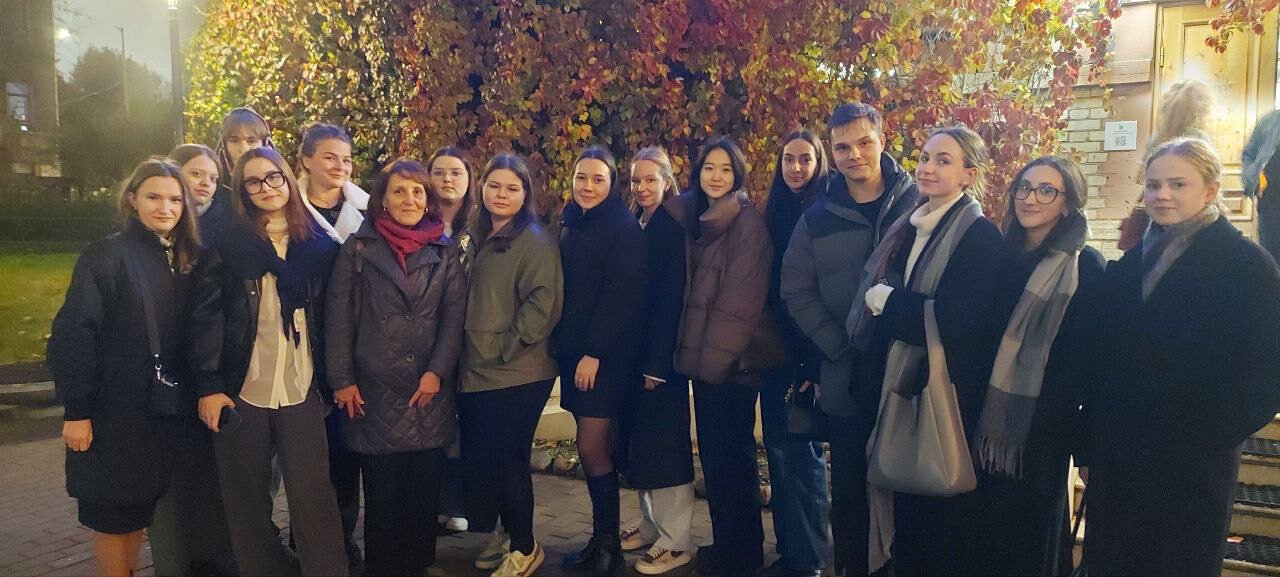 Студенты посетили спектакль «Прощание в&nbsp;июне» в&nbsp;Молодежном театре на&nbsp;Фонтанке