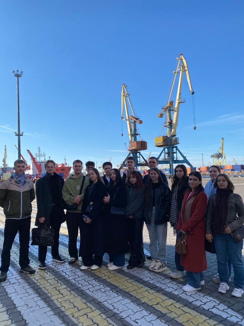 Студенты специальности «Таможенное дело» посетили морской терминал Петролеспорт