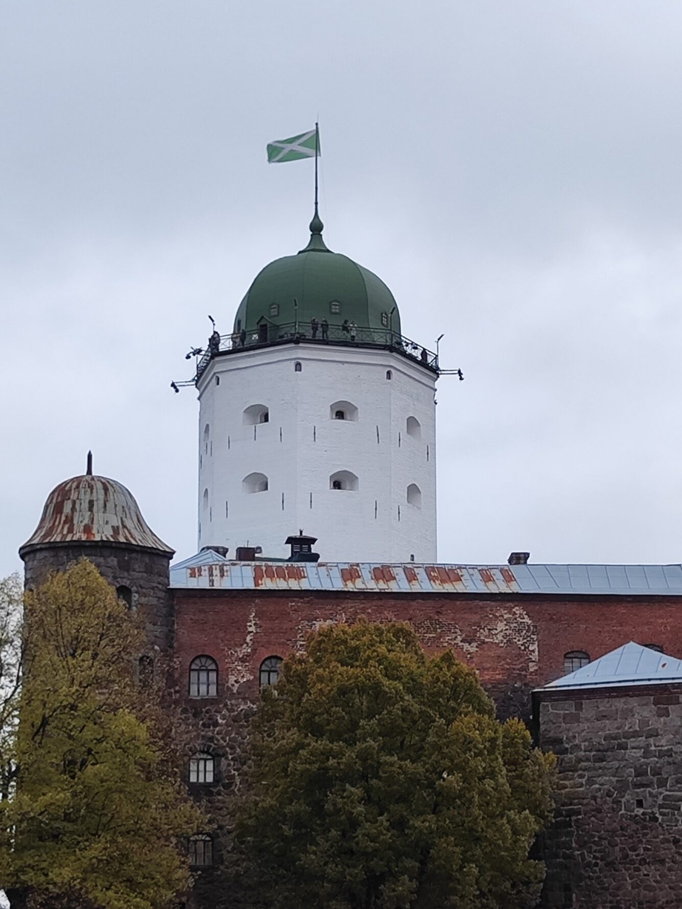 Будущие таможенники в&nbsp;свой профессиональный праздник посетили Выборг