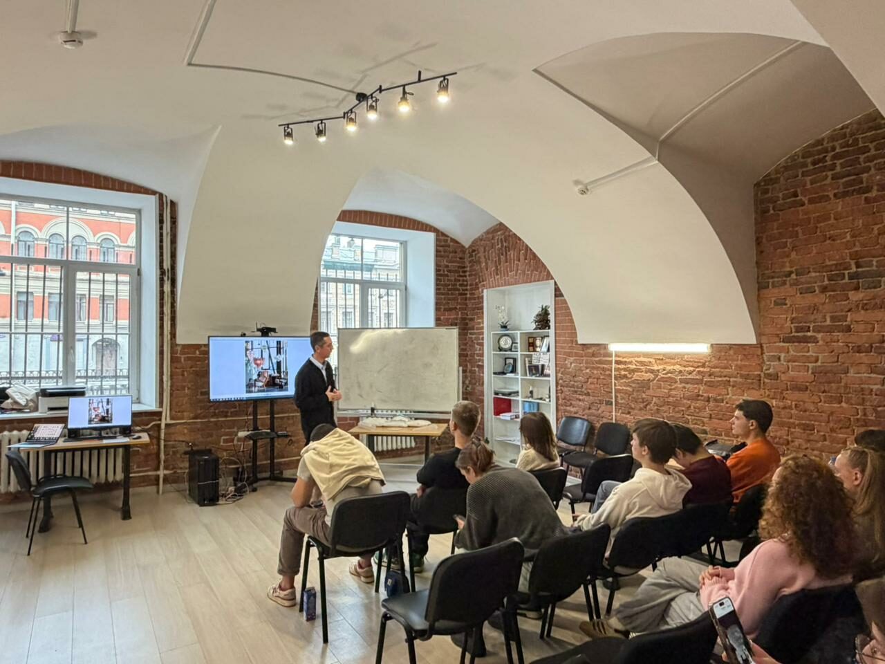 Лекция-встреча с&nbsp;основателем студии Correct form для студентов-рекламистов СПбГЭУ