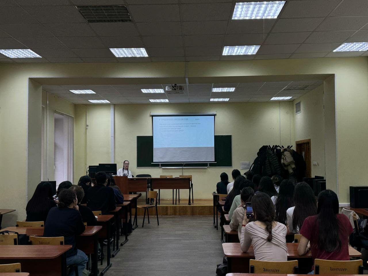 Школьники из&nbsp;Элисты приняли участие в&nbsp;профориентационном квизе