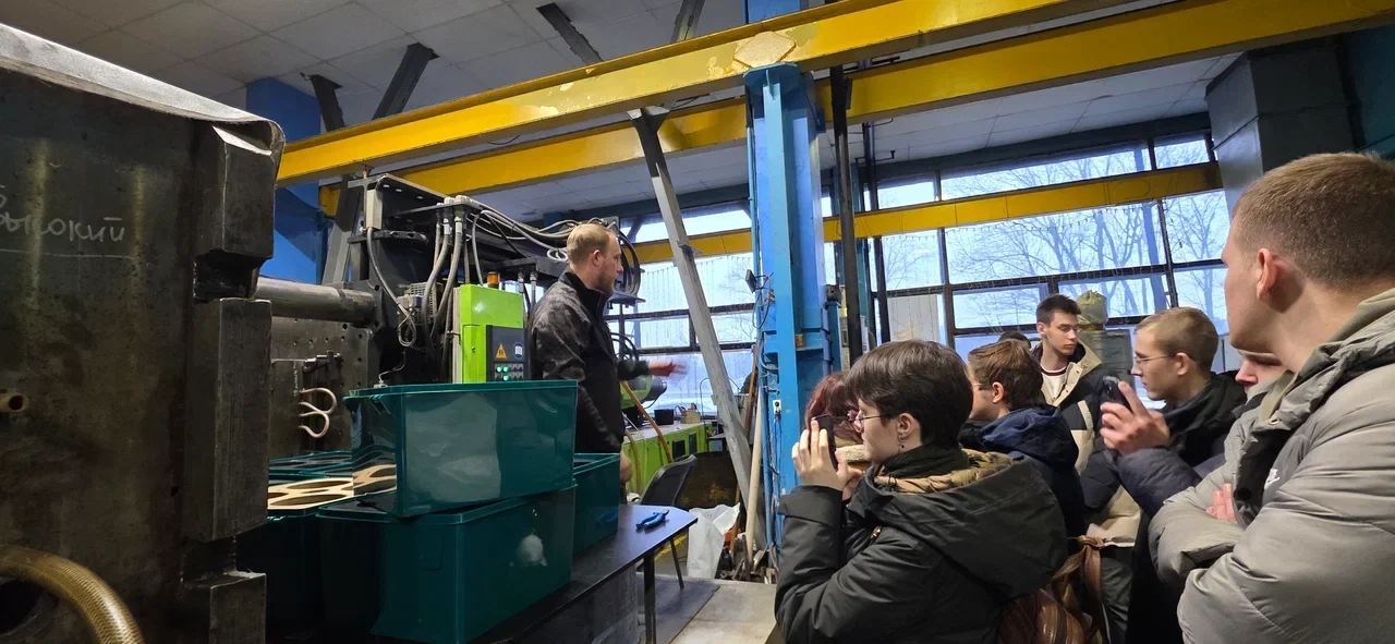 Студенты посетили «Завод по&nbsp;переработке пластмасс имени «Комсомольской правды»