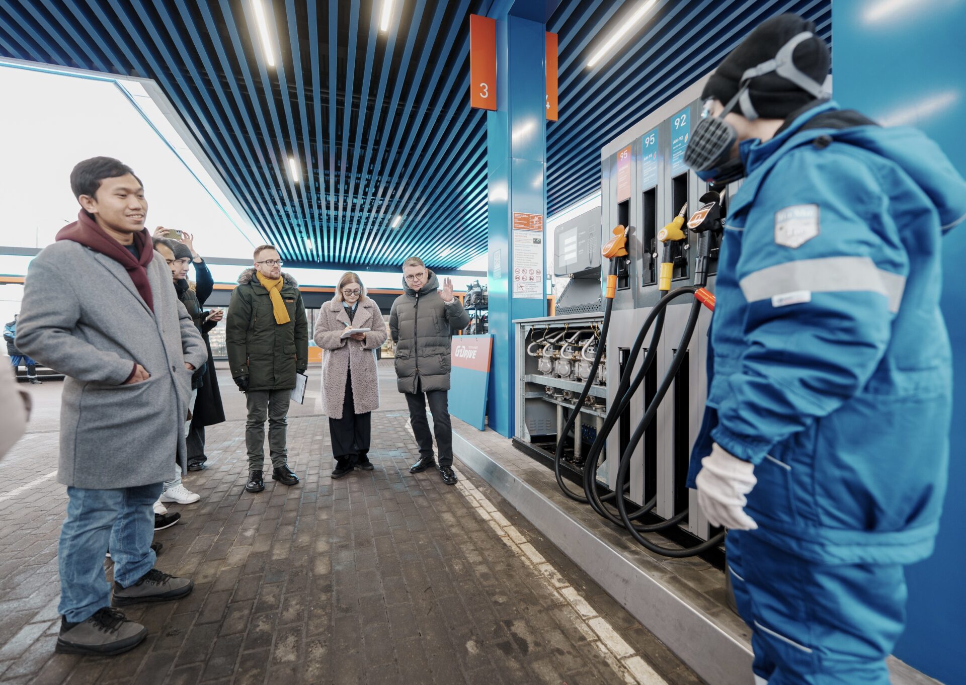 Молодые энергетики из&nbsp;стран АСЕАН изучили российский опыт цифровой трансформации АЗС