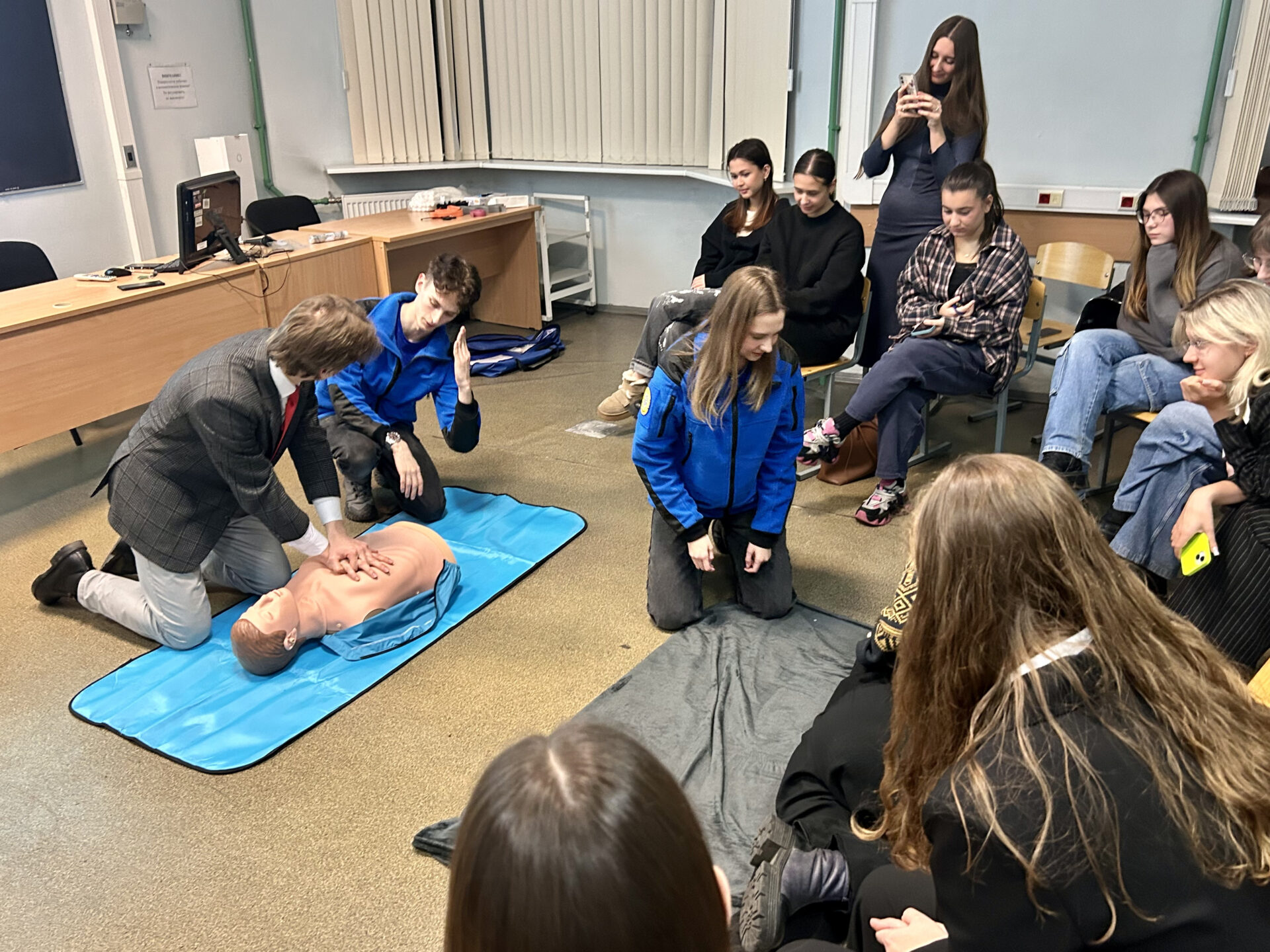 Для студентов провели тематический тренинг по&nbsp;оказанию первой медицинской помощи