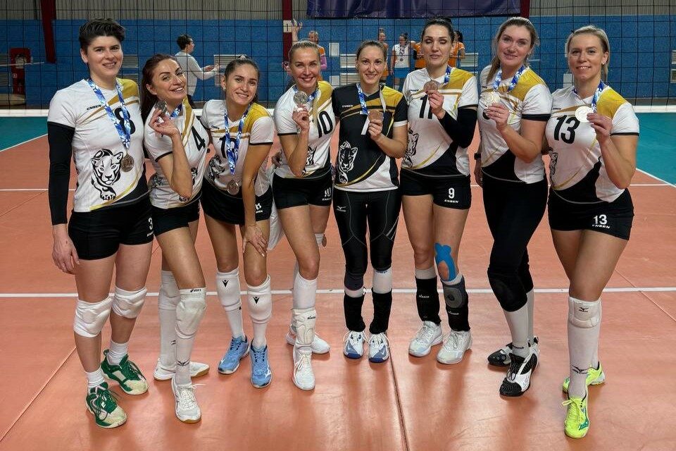 Серебро по&nbsp;волейболу в&nbsp;турнире команд ветеранов