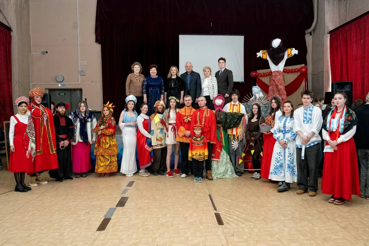 В&nbsp;Колледже бизнеса и&nbsp;технологий провели фестиваль «Широкая Масленица»