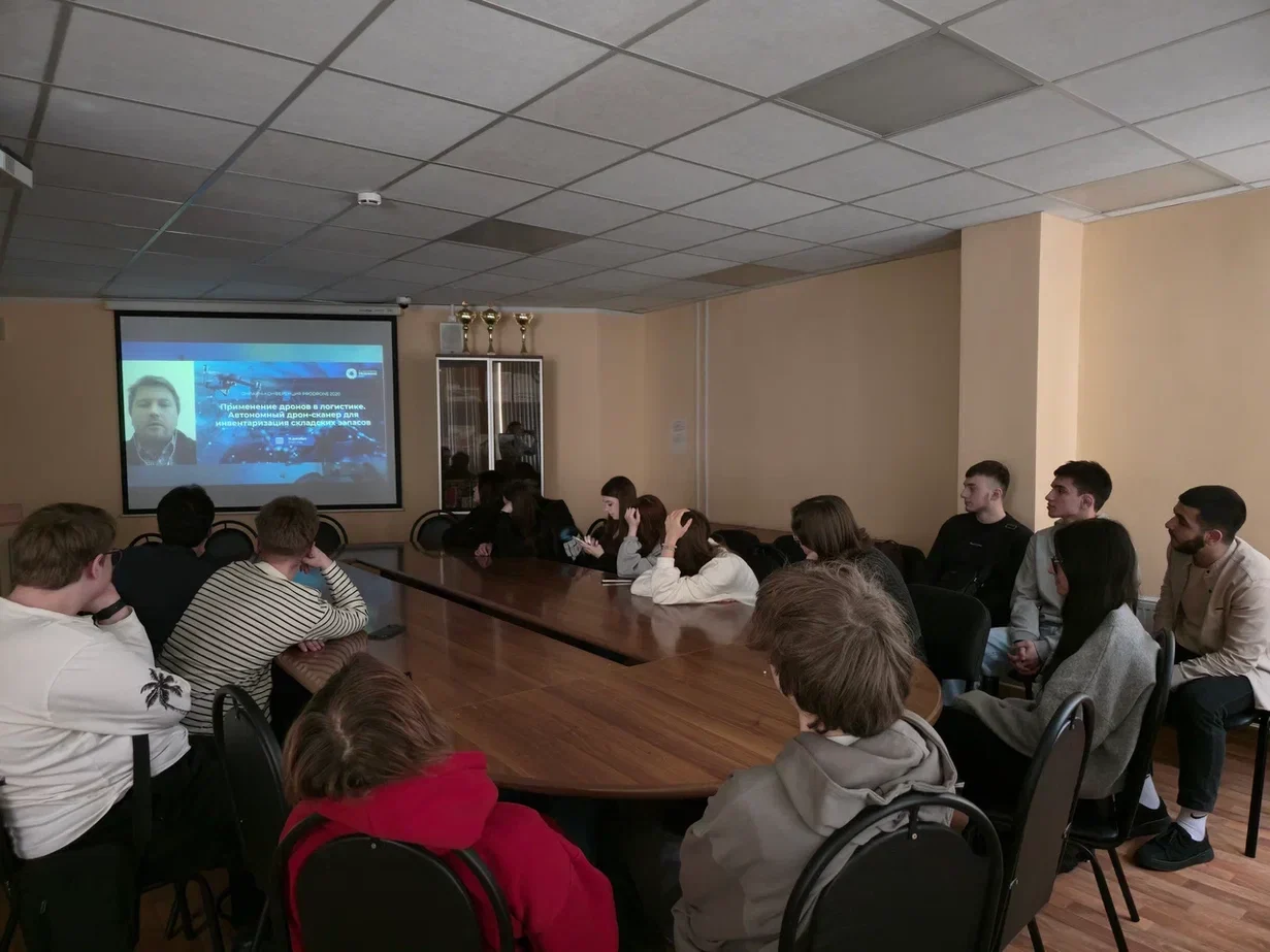 Студентам провели лекцию по&nbsp;беспилотным авиасистемам в&nbsp;складской логистике