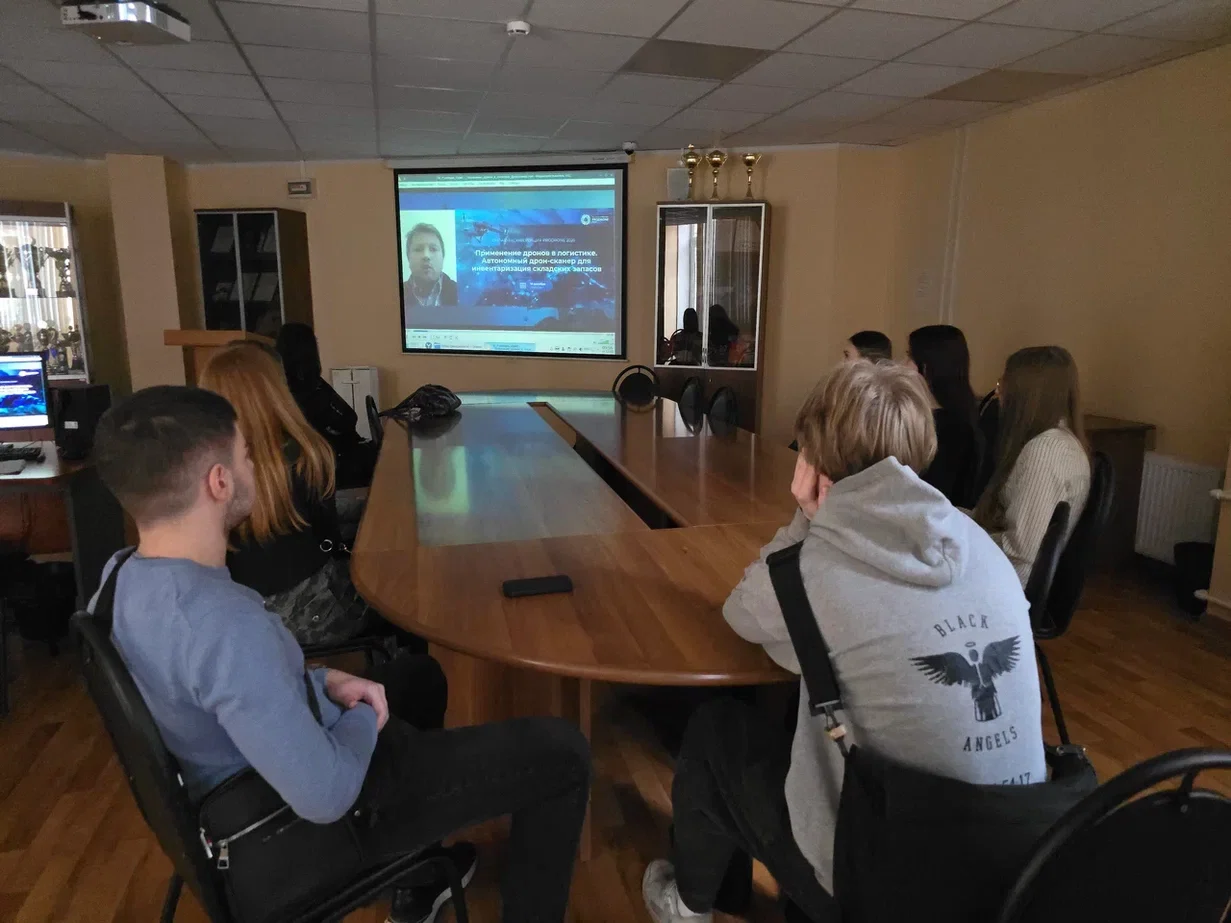 Про технологии беспилотных авиасистем узнали логисты 1&nbsp;курса