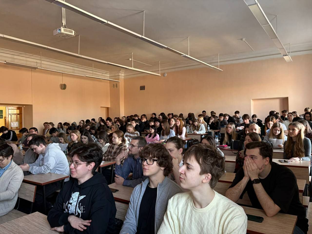 Студенты обсудили традиционные духовно-нравственные ценности