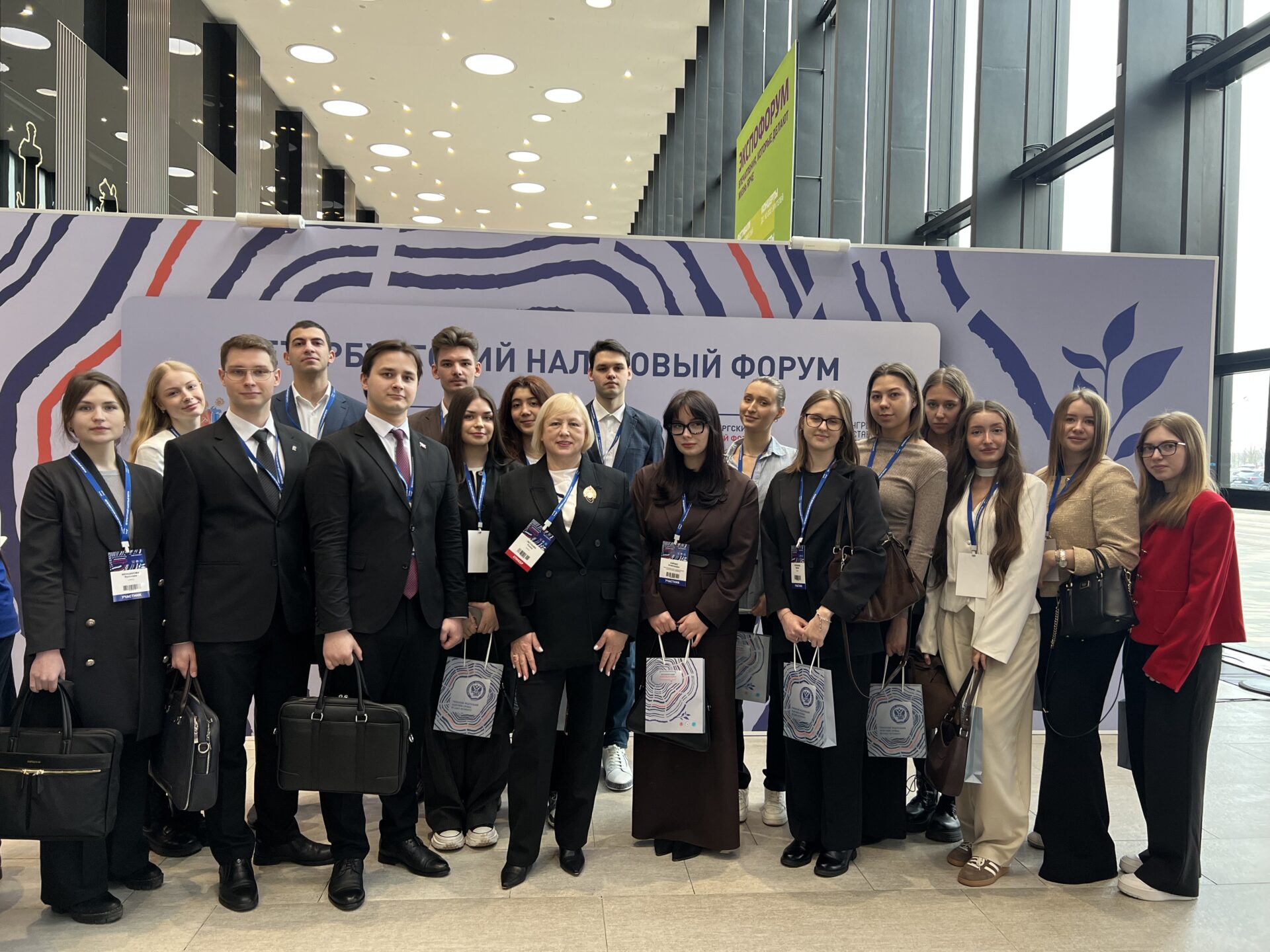 Участие студентов СПбГЭУ в&nbsp;Петербургском налоговом форуме
