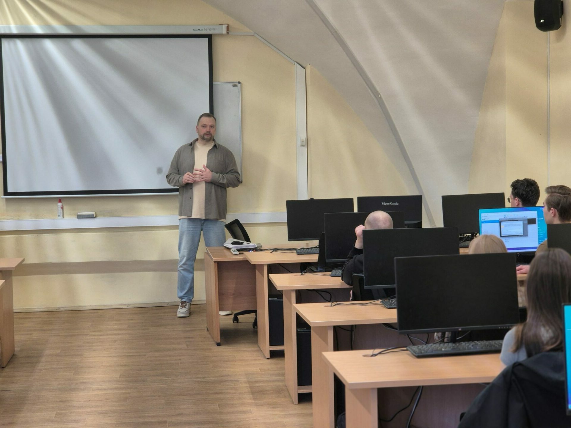 Встреча студентов с&nbsp;генеральным директором лизинговой компании «Роделен»