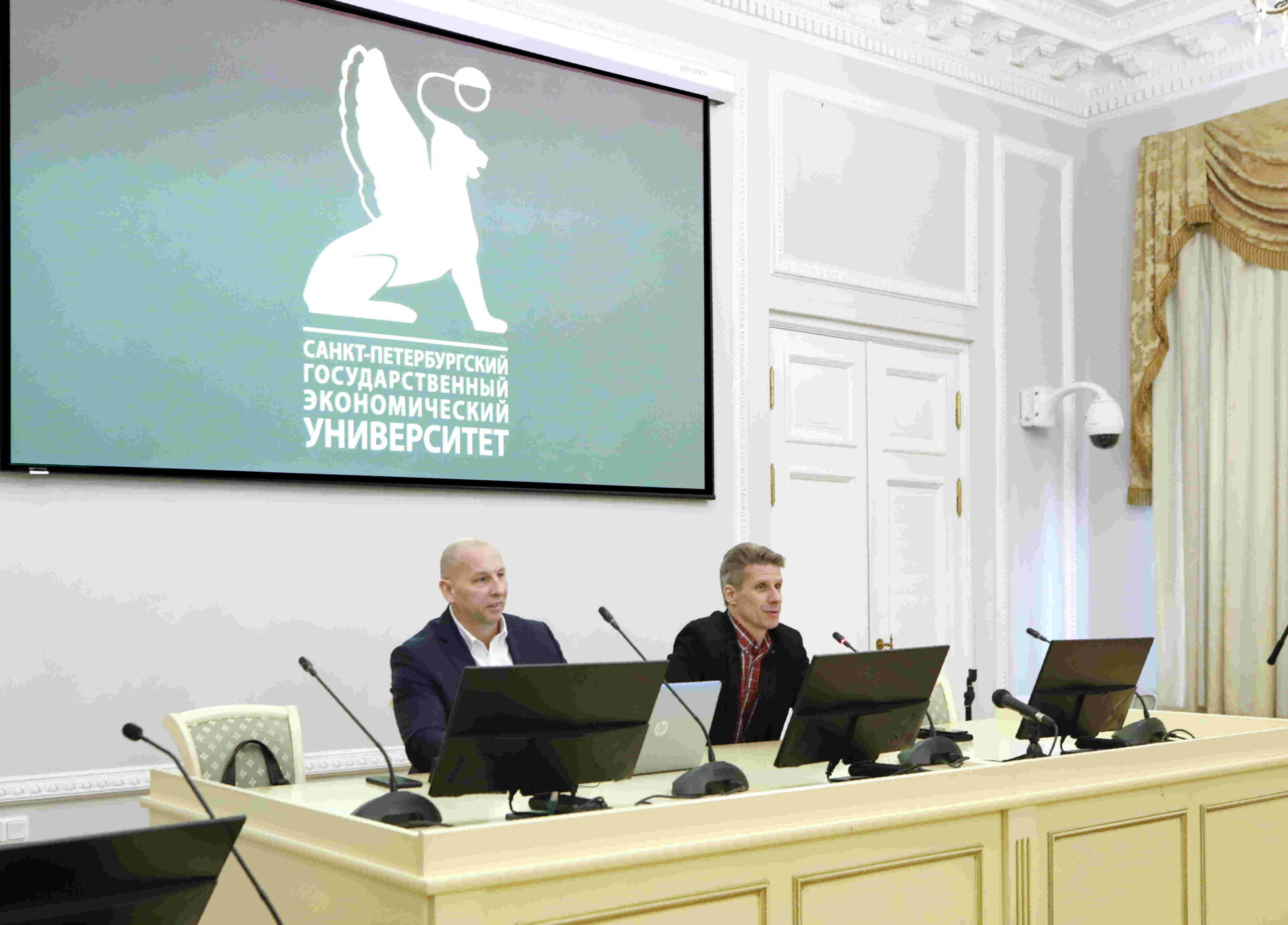 Тематический урок по&nbsp;финансовой безопасности «Темная сторона ИИ»