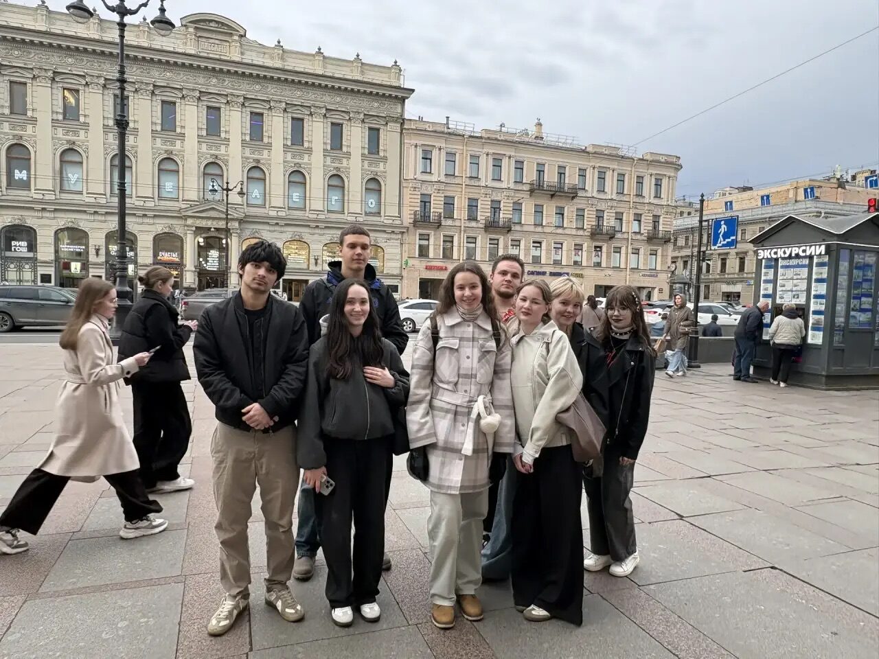 Молодежный туристский клуб «Грифон Тревел» провел экскурсию «Город, где живет искусство»